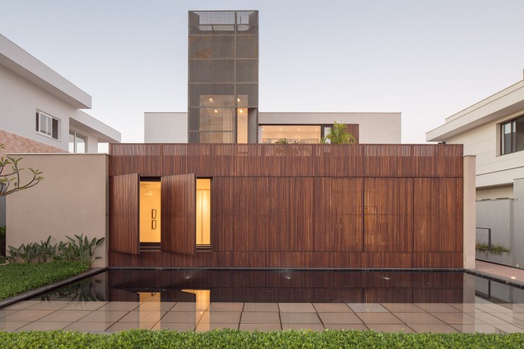 volet coulissant extérieur revêtement design façade maison super moderne Brésil