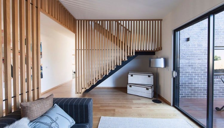 claustra escalier bois intérieur limité astuce gain place