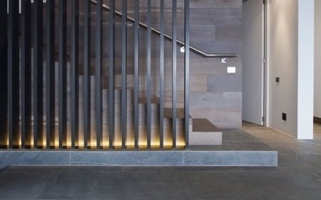 claustra escalier design intérieur avec éclairage indirect intégré