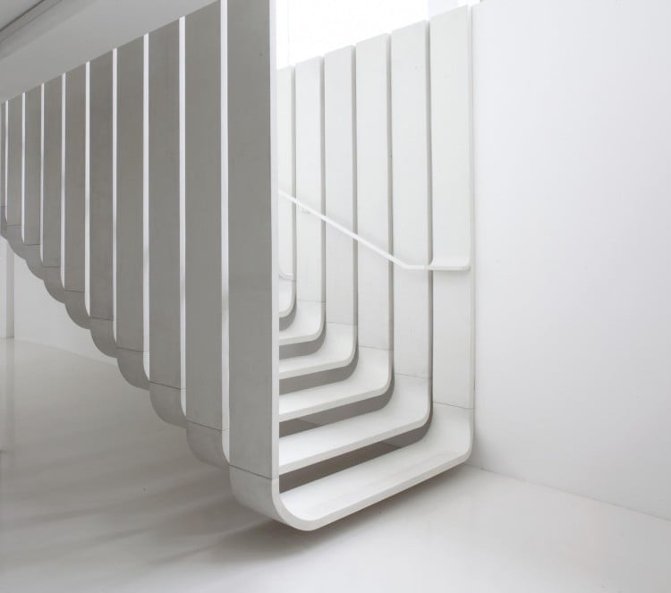 claustra escalier futuriste design tout blanc