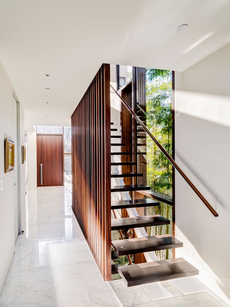 claustra escalier intérieur lames bois design