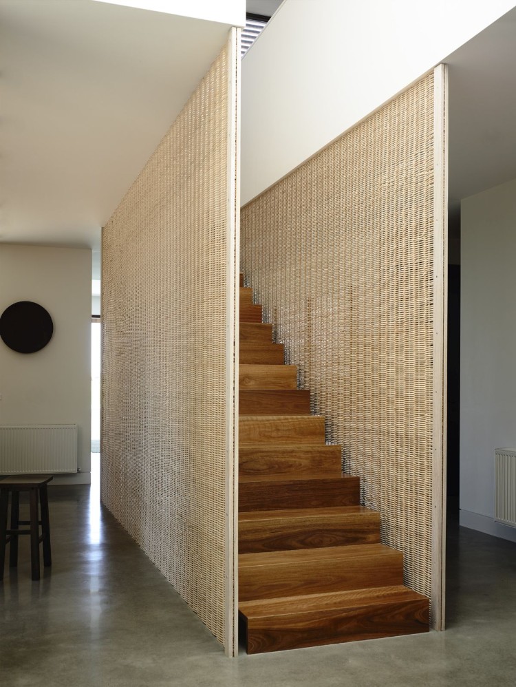 claustra escalier intérieur moderne design innovant matériau tressé