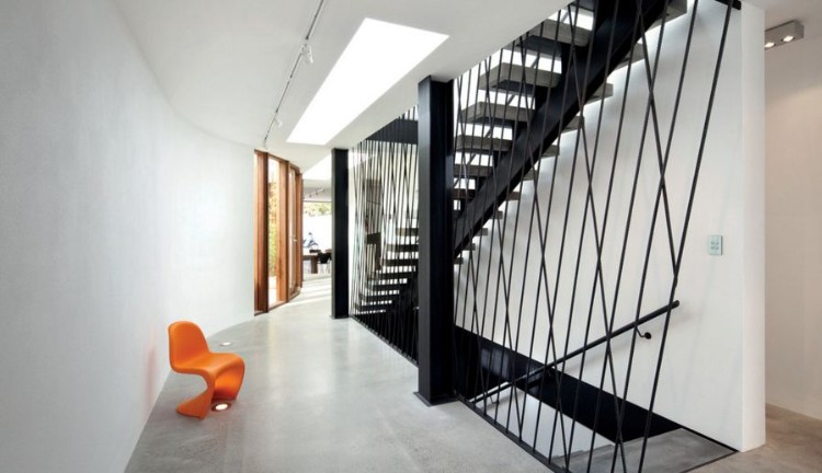 claustra escalier intérieur style minimaliste tiges croisés métal