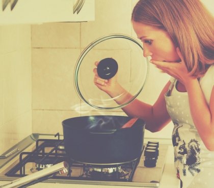 comment nettoyer une casserole brulee trucs astuces naturelles