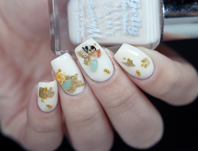 Ongle Blanc Avec Feuille D Ornull