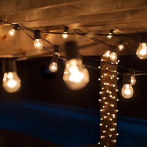 déco guirlande lumineuse extérieure comment installer jardin arrière cour maison trucs astuces inspirations