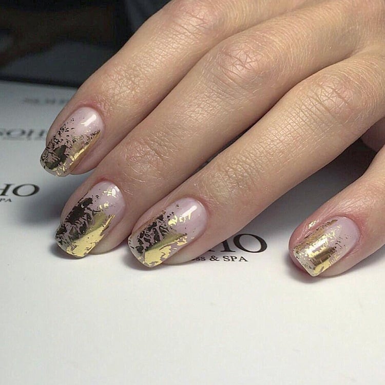 feuilles d'or manucure glamour