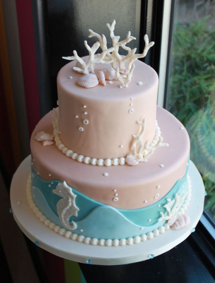 gâteau mariage original avec corail et perles