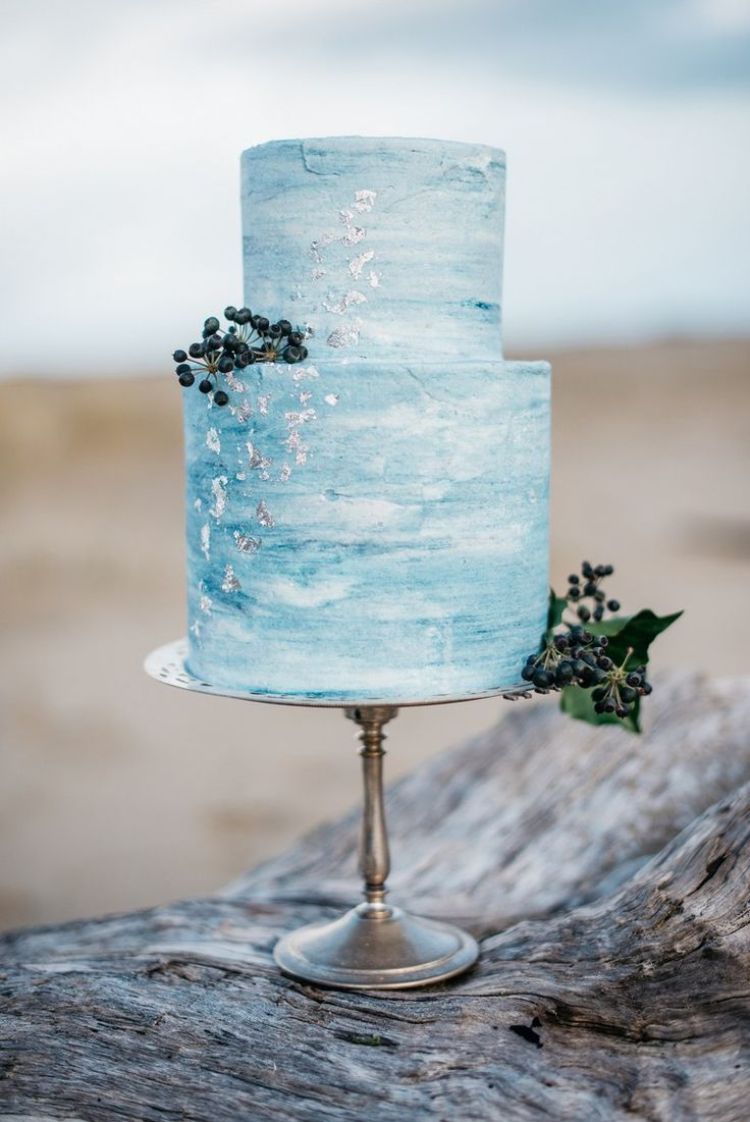 gâteau mariage original bleu watercolor feuille argentée