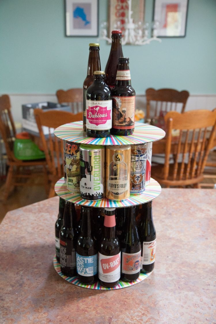 idée de cadeau original DIY amateur de bière cake personnalisé