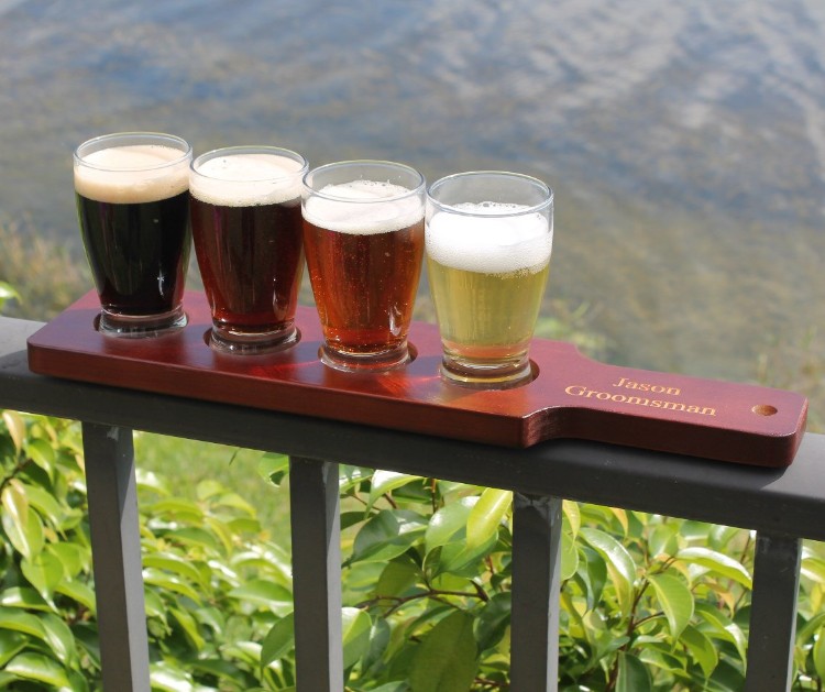idée de cadeau original DIY amateur de bière plaque personnalisée verres différents types bière
