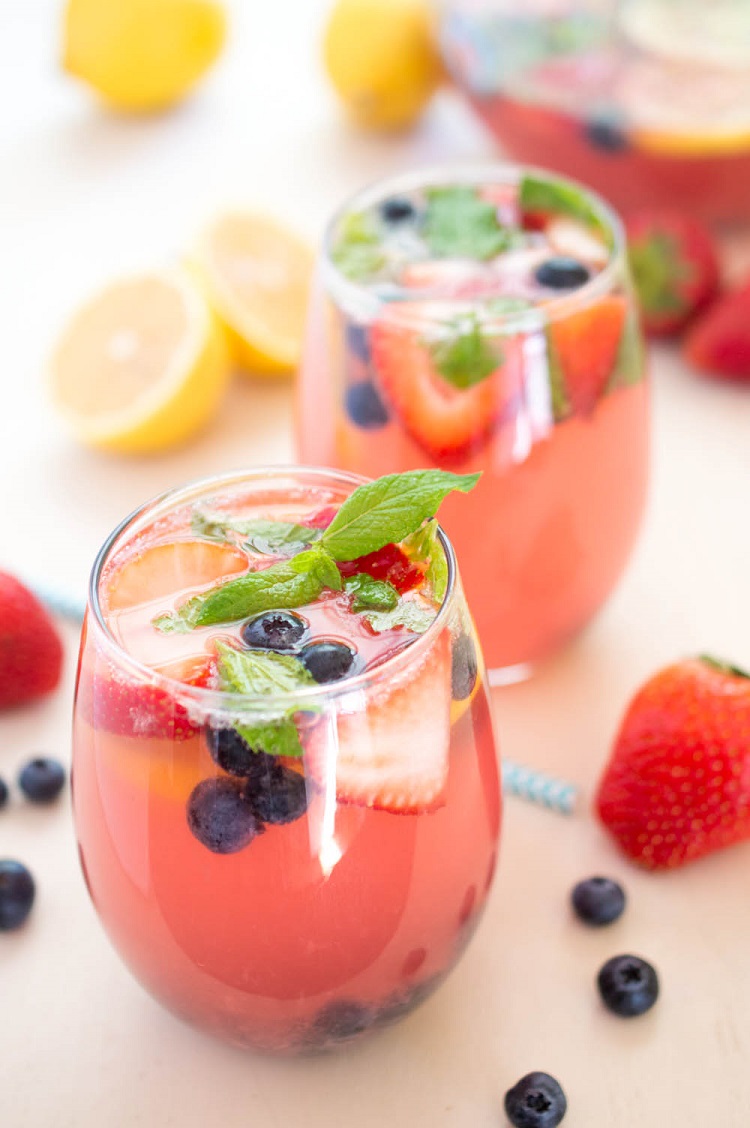 recette limonade maison fraises fruits rouges citrons basilic