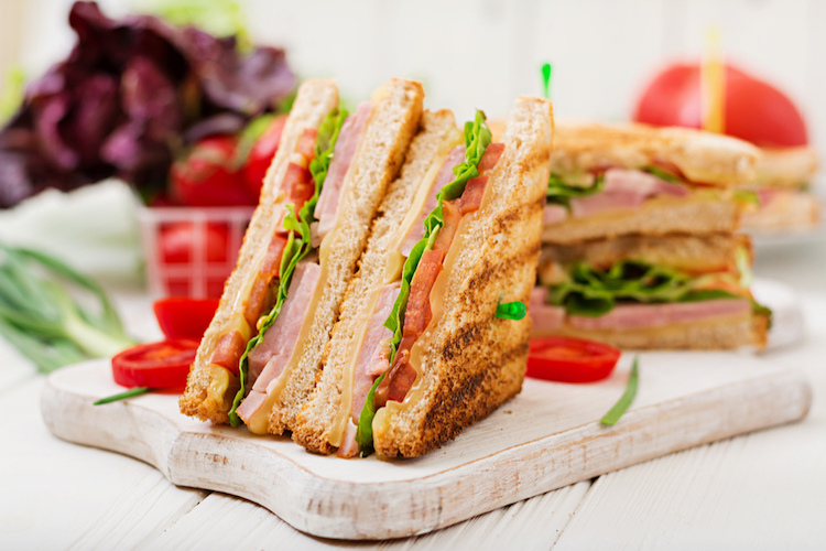 recette pour pique-nique facile sandwich club bacon salade cheddar