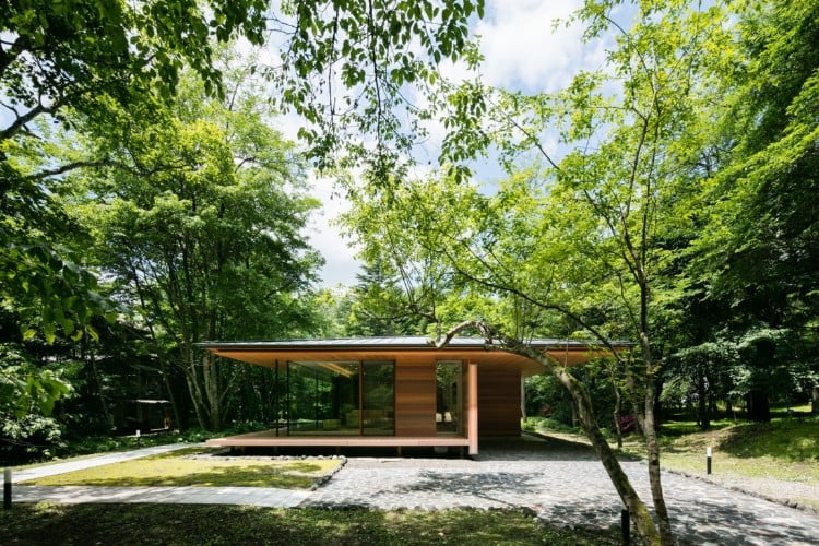 résidence design toit plat bois tendance architecture contemporaine concept innovant signé Kidosaki Architects Studio