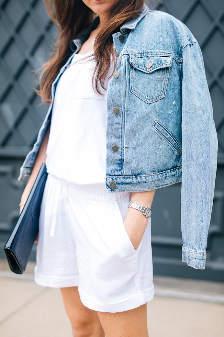 short court femme lin blanc avec veste jean look estival top tendances vestimentaires