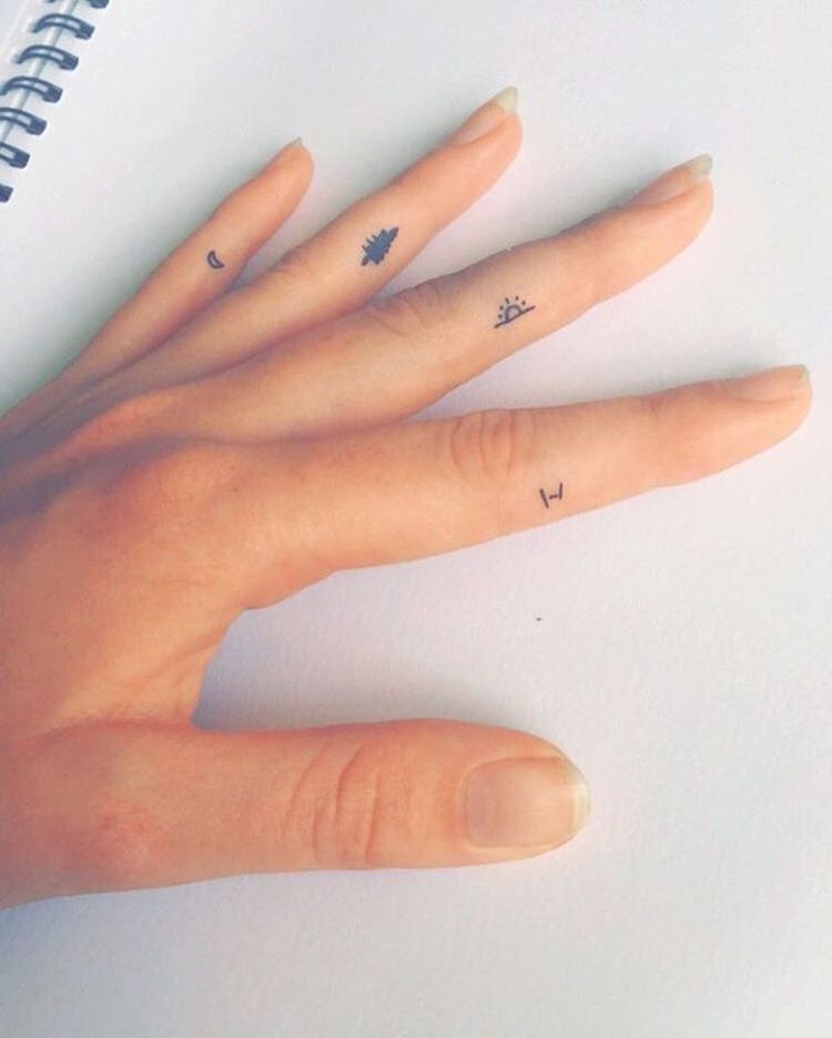 tatouages doigts symboles