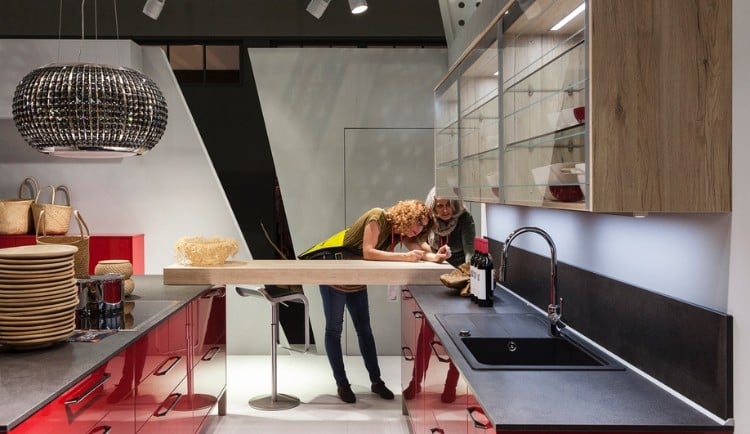 tendance cuisine 2018 modèles novateurs design pièce gourmande maison contemporaine EuroCucina salon meubles Milan
