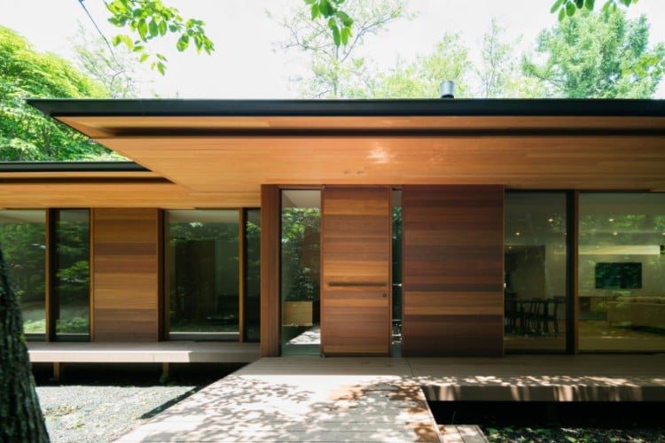 toit plat design en bois maison architecte contemporaine située Japon concept écolo signé Kidosaki Architects Studio