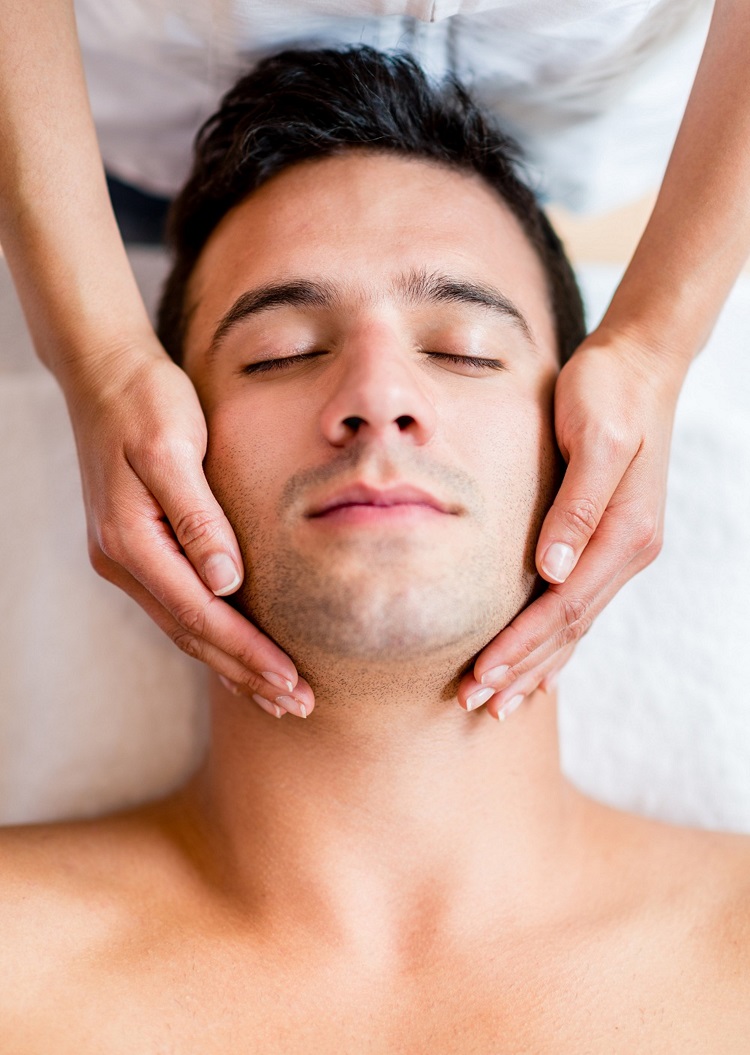 astuces conseils soin visage homme zoom bons gestes application crème massage facial