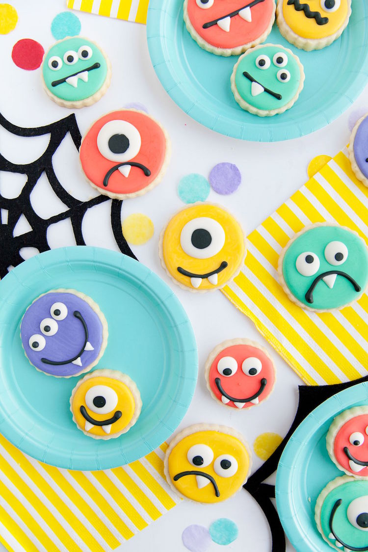 biscuits halloween droles monstres colores