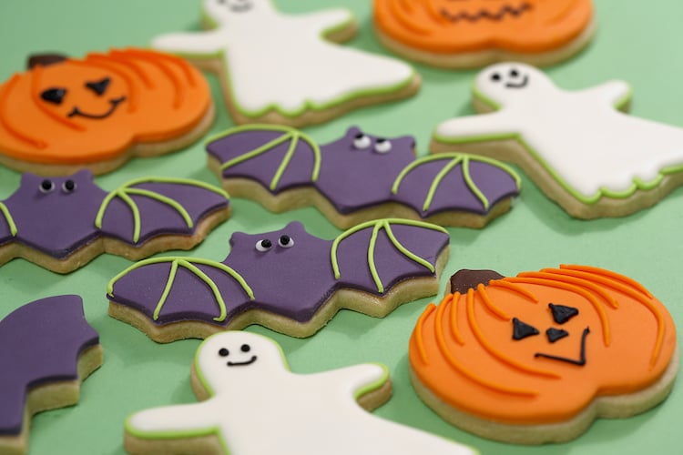 biscuits halloween idee deco chauve souris fantomes araignees