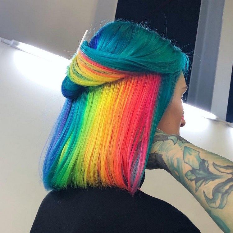 Cheveux arc-en-ciel caché - comment adopter la tendance ...