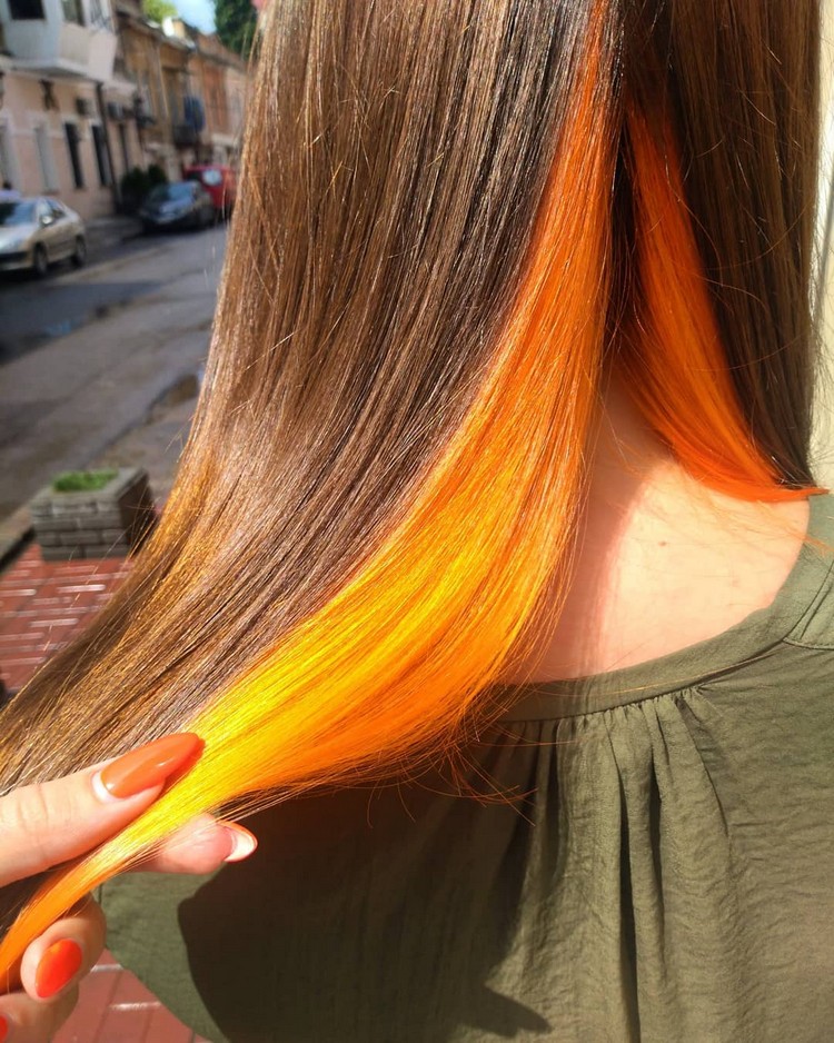 cheveux arc-en-ciel caché couleur orange