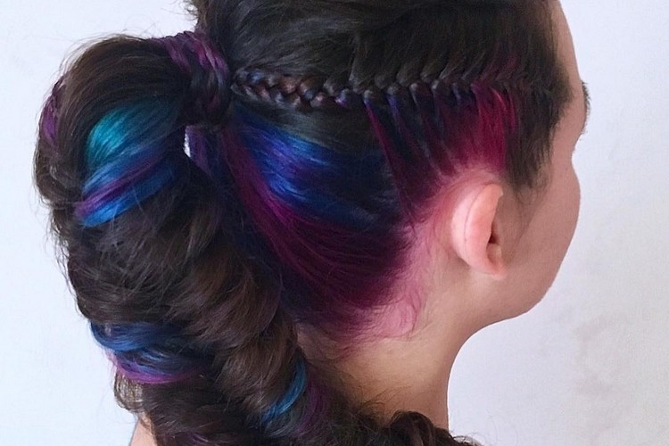 Cheveux arc-en-ciel caché - comment adopter la tendance «Hidden Rainbow»
