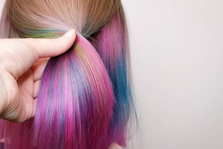 Cheveux arc-en-ciel caché - comment adopter la tendance «Hidden Rainbow»
