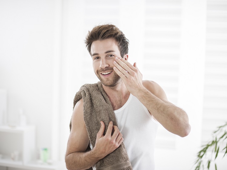 conseils soin visage homme pour peau barbe hydratée astuces naturelles faciles adopter routine quotidienne