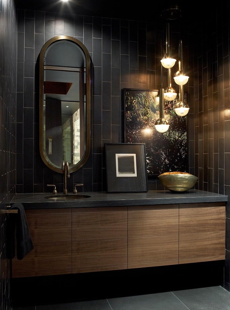 déco murale salle de bain design sombre couleurs foncées matériaux bruts naturels bois et pierre