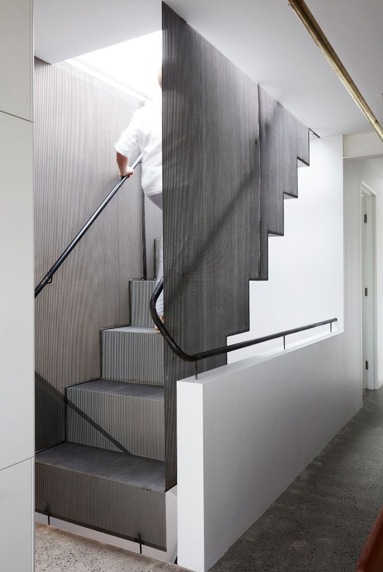 escalier intérieur gris Rosselli architectes