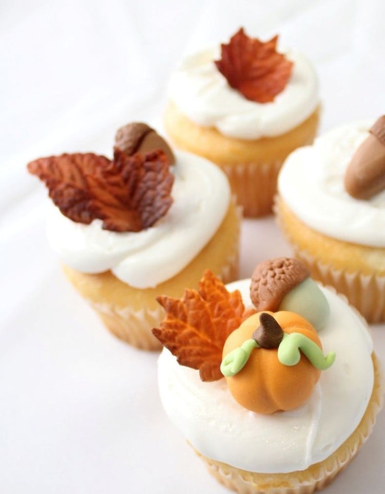 gâteau automne cupcakes thème automnale motifs mini citrouilles châtaignes