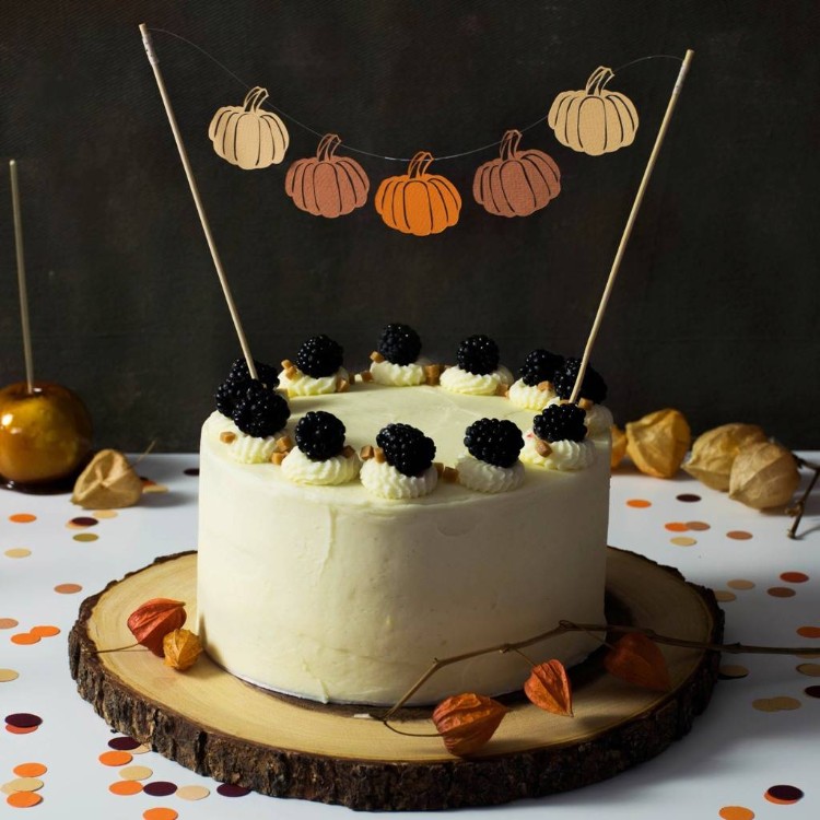 gâteau automne décoration originale guirlande pour gâteau motif citrouille esprit Halloween