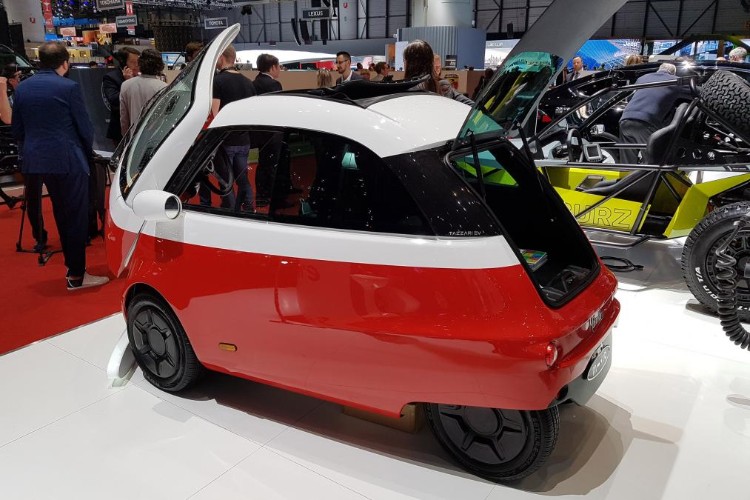 micro véhicule électrique mini voiture autonome respectueux environnement Microlino