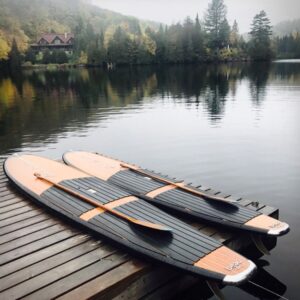 planche paddle avec rame design canadien bois signé Beau Lake