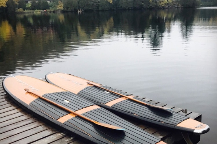 planche paddle avec rame design canadien bois signé Beau Lake