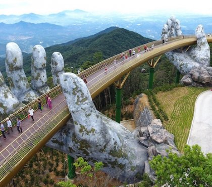 pont doré Cau Vang Vietnam parc Ba Na Hills