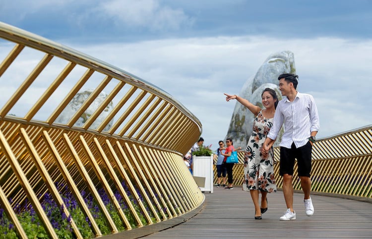 pont doré Cau Vang Vietnam promenade paradis