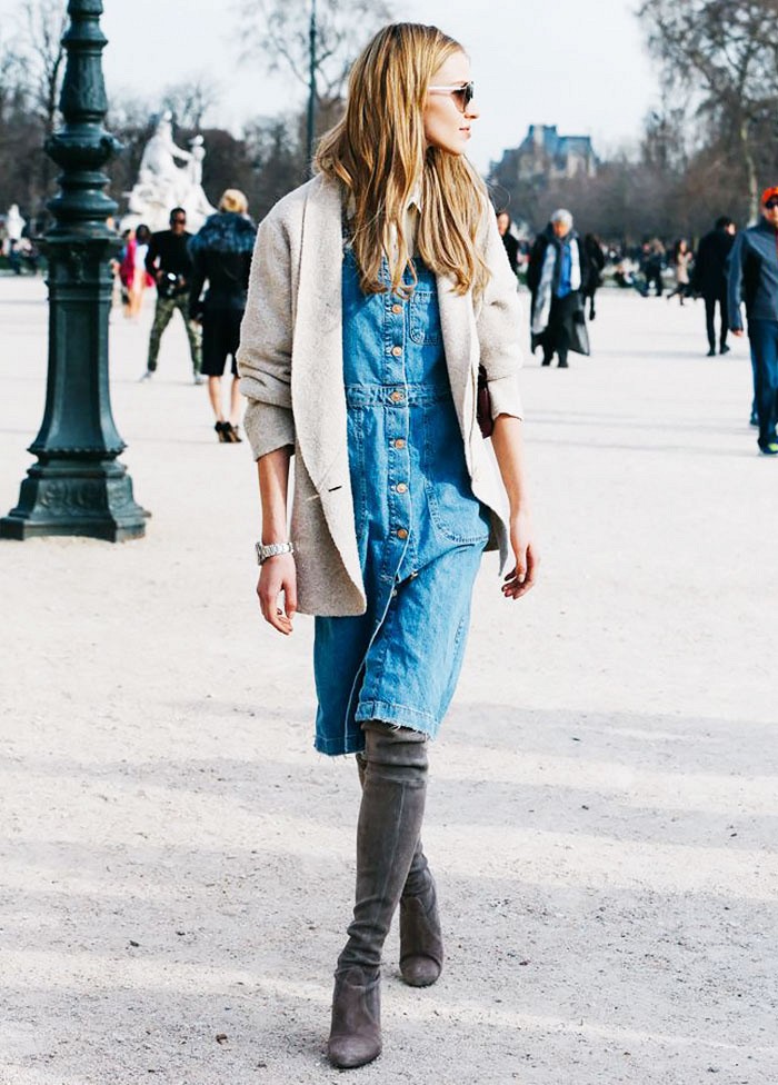 tenue mi-saison 2018 robe mi longue jean tendance denim femme look décontracté repéré rues parisiennes