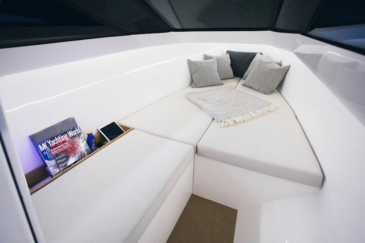 yacht électrique Q yachts Q30 moteur silencieux Oceanvolt design minimaliste