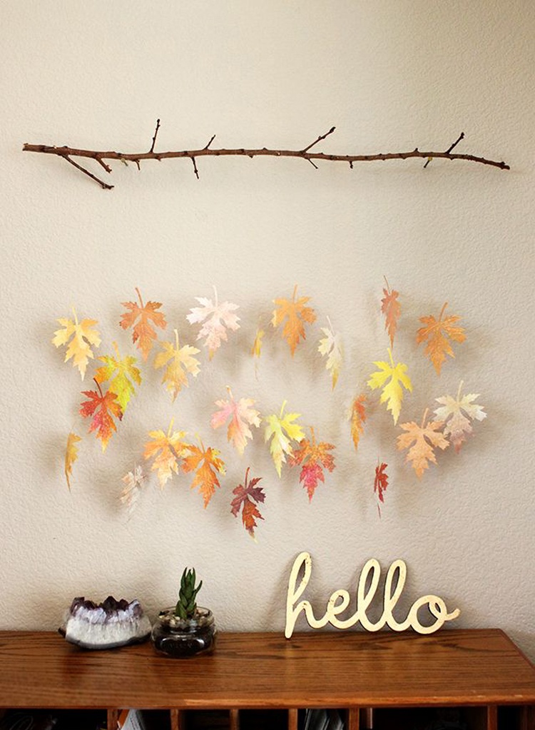 bricolage d'automne avec des feuilles d'arbre décoration murale