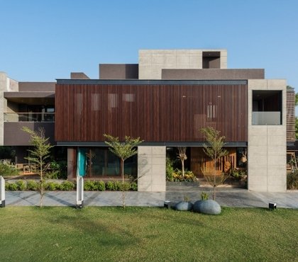 brise-soleil bois vertical maison moderne