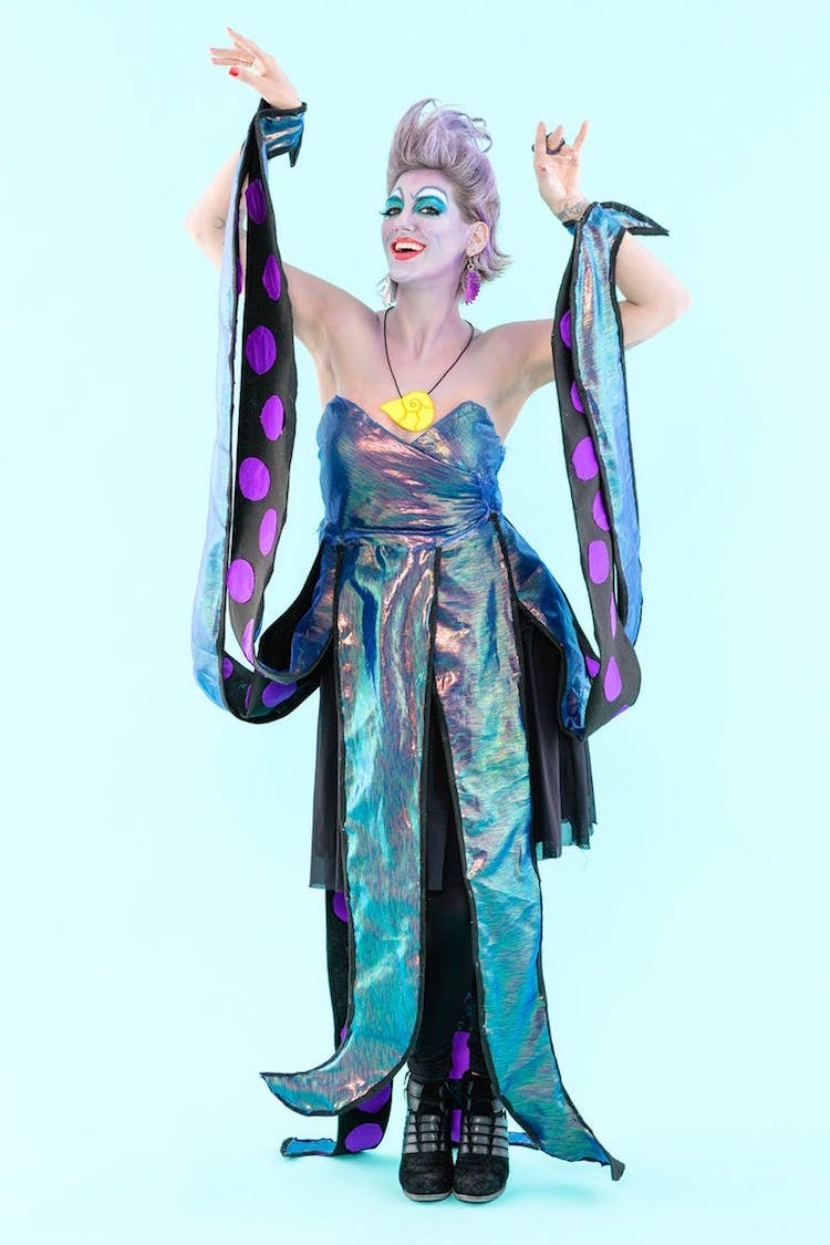 deguisement Ursula costume tissu irise coquillage magique