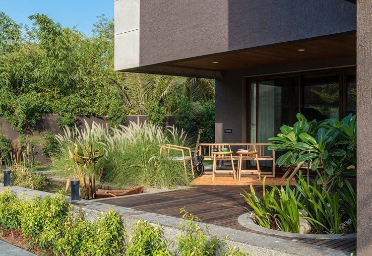 maison moderne en Inde avec jardin japonais