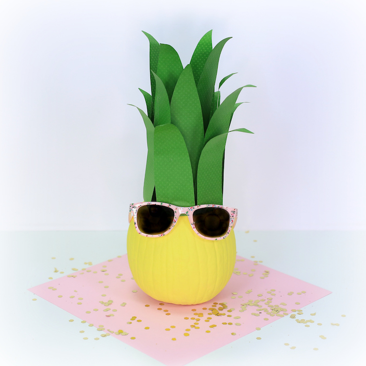 mini citrouille decorative deguisee ananas lunettes