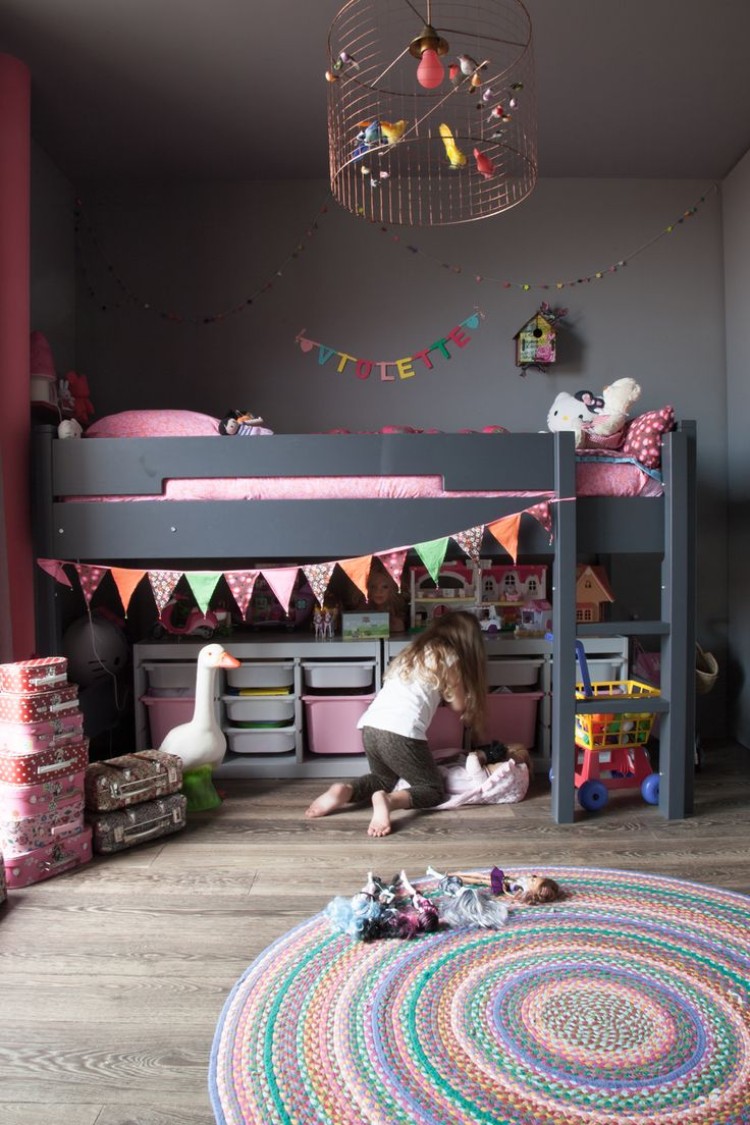 aménagement petite chambre enfant astuces malignes pour utiliser espace sous lit