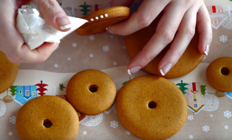 biscuit au pain d'épice cloche de Noël 3D glaçage
