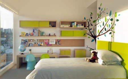 chambre enfant avec bureau modules rangement bois deco vert pomme