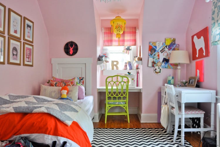 chambre enfant avec bureau petite cambre fille peinture murale rose tapis chevron